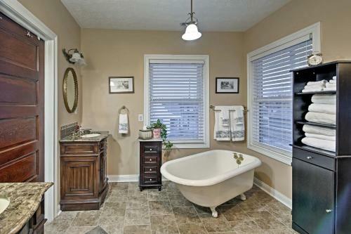 Spacious Indy Home 3 Miles From Downtown!