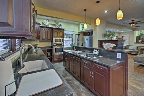 Spacious Indy Home 3 Miles From Downtown!