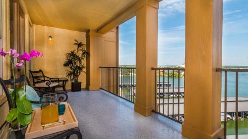 Waterfront Condo W/shared Pool Next To Hsb Resort