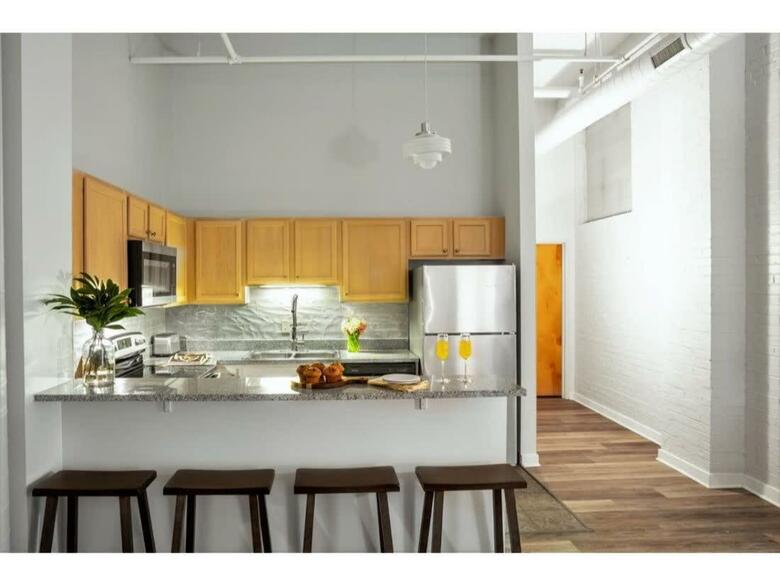 Bold 2br 2ba In The Block Apartment!