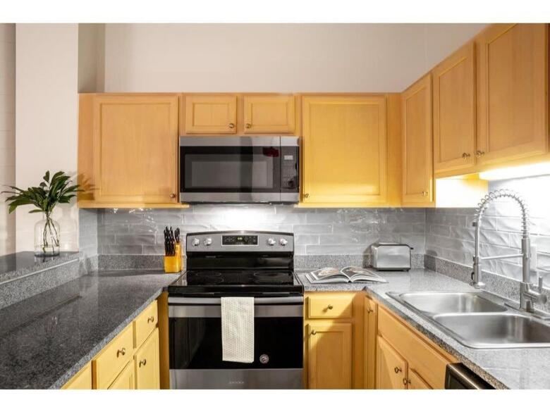 Bold 2br 2ba In The Block Apartment!