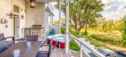 Villa Santorini + The Addition
