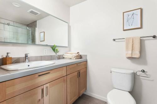 Upscale 3br Penthouse Close To Everything