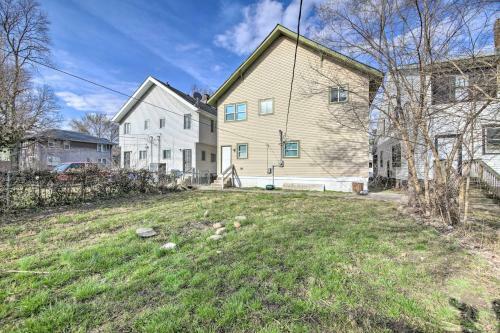 Charming Indy Townhome - 4 Mi To Mile Square!