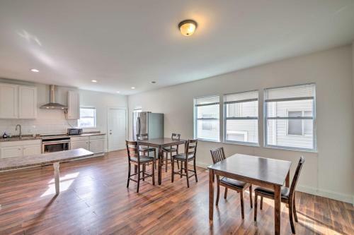 Charming Indy Townhome - 4 Mi To Mile Square!