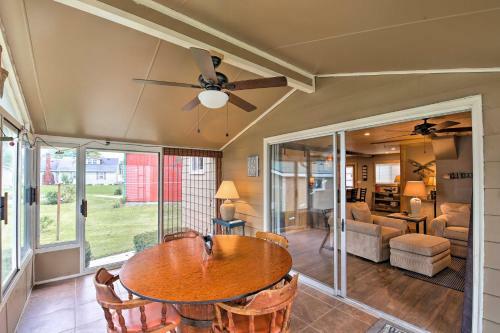 Cozy Cottage With Dock And Patio By Indiana Beach