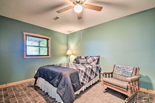 Cozy Amish Country Cabin On Shipshewana Lake!