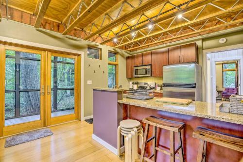 Modern Michigan City Cabin About 5 Miles To Beach!