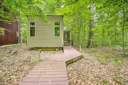 Modern Michigan City Cabin About 5 Miles To Beach!