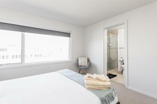 Luxurious Penthouse On Mass By Cozysuites