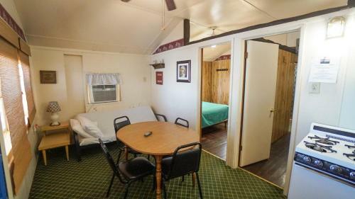 Hotel Outrigger Resort Inc