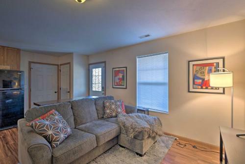 Cozy Cedar Rapids Pad, 2 Blocks To Mercy Care