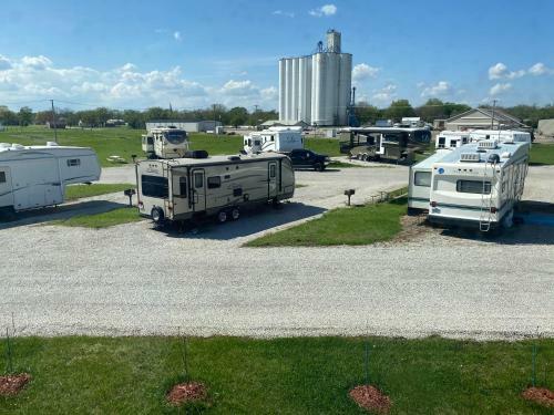 Garnett Hotel & Rv Park