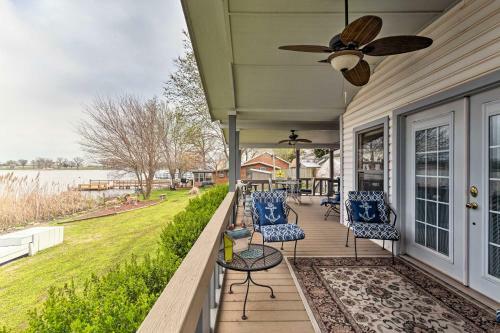 Serene Lakefront Getaway With Fire Pit And Grill