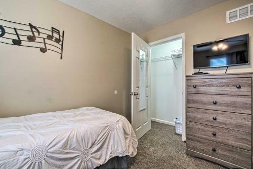 Spacious Home With Deck, Walk To Peter Pan Park
