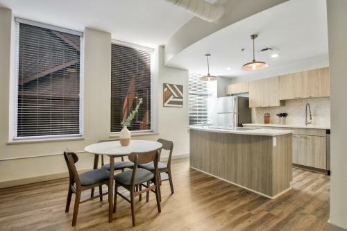Apartamento Relaxing Old Town Loft + Pool + Gym