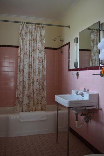 The Evergreen Motel