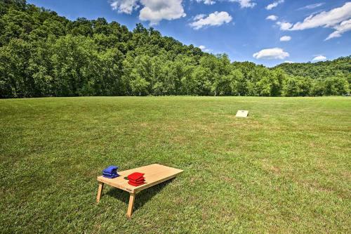 Pet-friendly Cabin With Wifi In Daniel Boone Nf