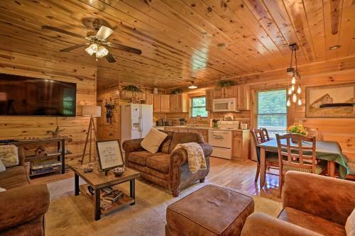 Secluded Retreat Bbq, Lawn Games, And Fire Pit