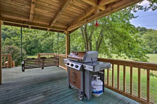 Secluded Retreat Bbq, Lawn Games, And Fire Pit