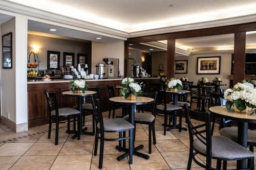 Hotel Hatfield Inn