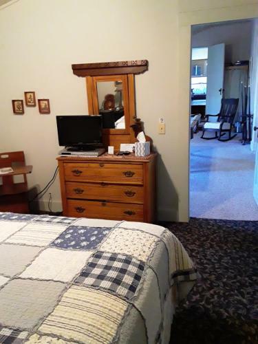 Hall Place B&B