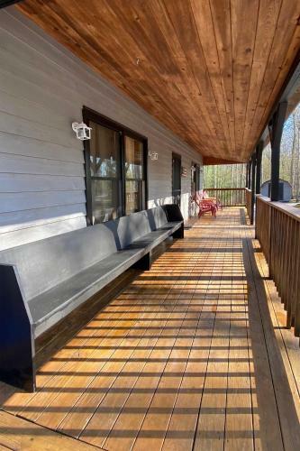 Mountain Retreat Fire Pit, Pool Table And Fireplace