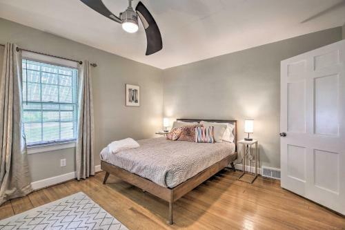Retro Apartment With Dry Bar About 2 Miles To Dtwn!