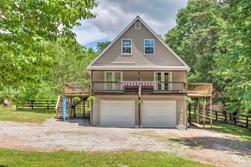 Bucolic Cottage With Fire Pit, 2 Mi To Marina!
