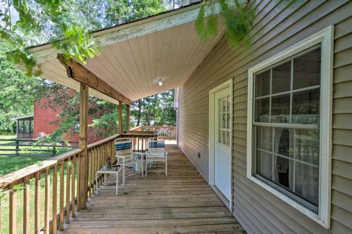 Bucolic Cottage With Fire Pit, 2 Mi To Marina!