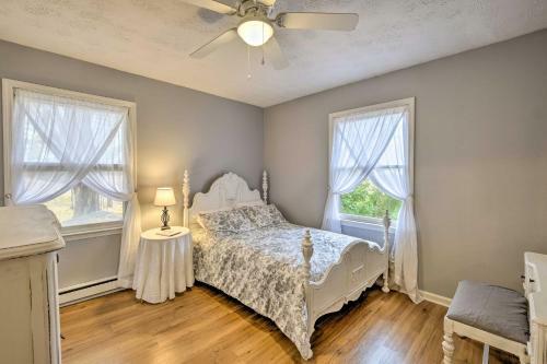 Charming Guesthouse Getaway On 10-acre Farm!