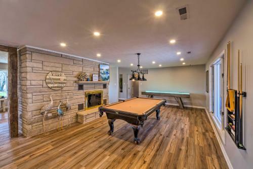 Lake House Waterfront Fun And Updated Interior