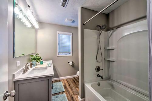 Lake House Waterfront Fun And Updated Interior