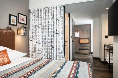Hotel Moxy Louisville Downtown