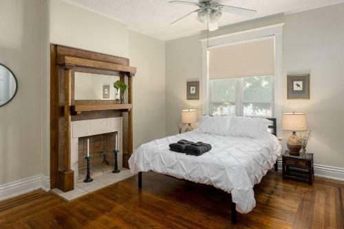 Bed & Breakfast 1858 Edgeland Avenue, Unit One