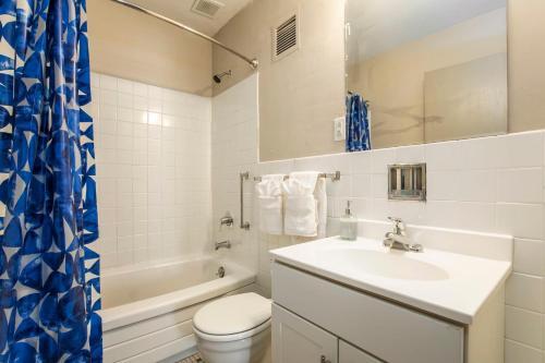 Cozysuites Apartment On 3rd Street