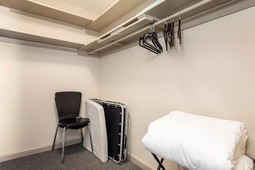 Cozysuites Apartment On 3rd Street