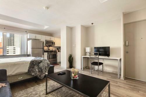 Two Cozysuites Modern Downtown Apartment