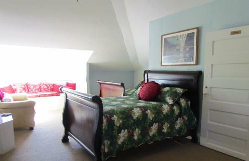 Bed & Breakfast Steel Magnolia House