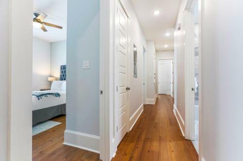 Apartamento Hosteeva Brand New Condo With A Pool Steps To St Charles Ave