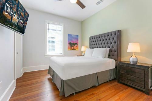 Apartamento Hosteeva Brand New Condo With A Pool Steps To St Charles Ave