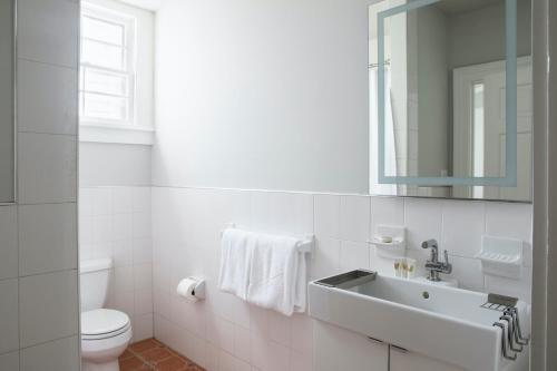 Aparthotel Sonder ? Mandeville Suites