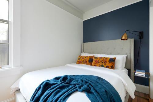 Aparthotel Sonder ? Mandeville Suites