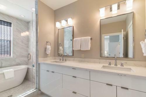 4br Townhouse In Bienville Villas