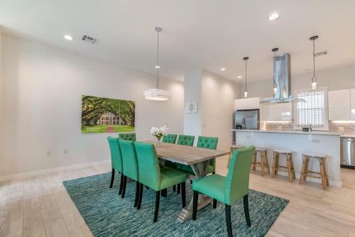 New Construction Luxury Villas