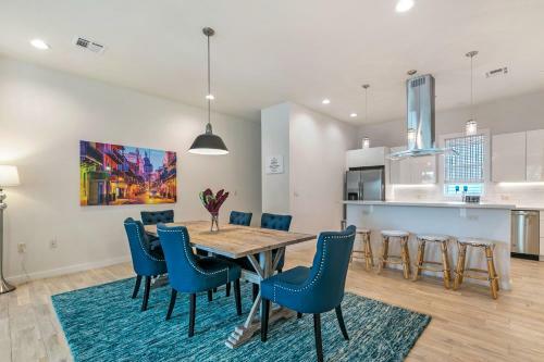 New Construction Luxury Villas