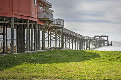 Waterfront Home With Dock - 31 Mi To Downtown Nola!