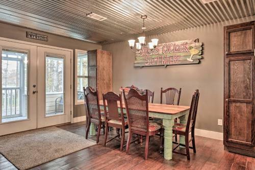 Ferriday Lakehouse Private Dock, Deck And Yard