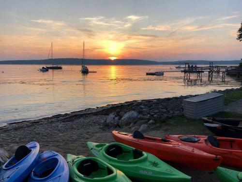 Hotel Smuggler's Cove Inn