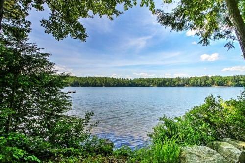 Charming Casco Cottage On Lake With Private Dock!